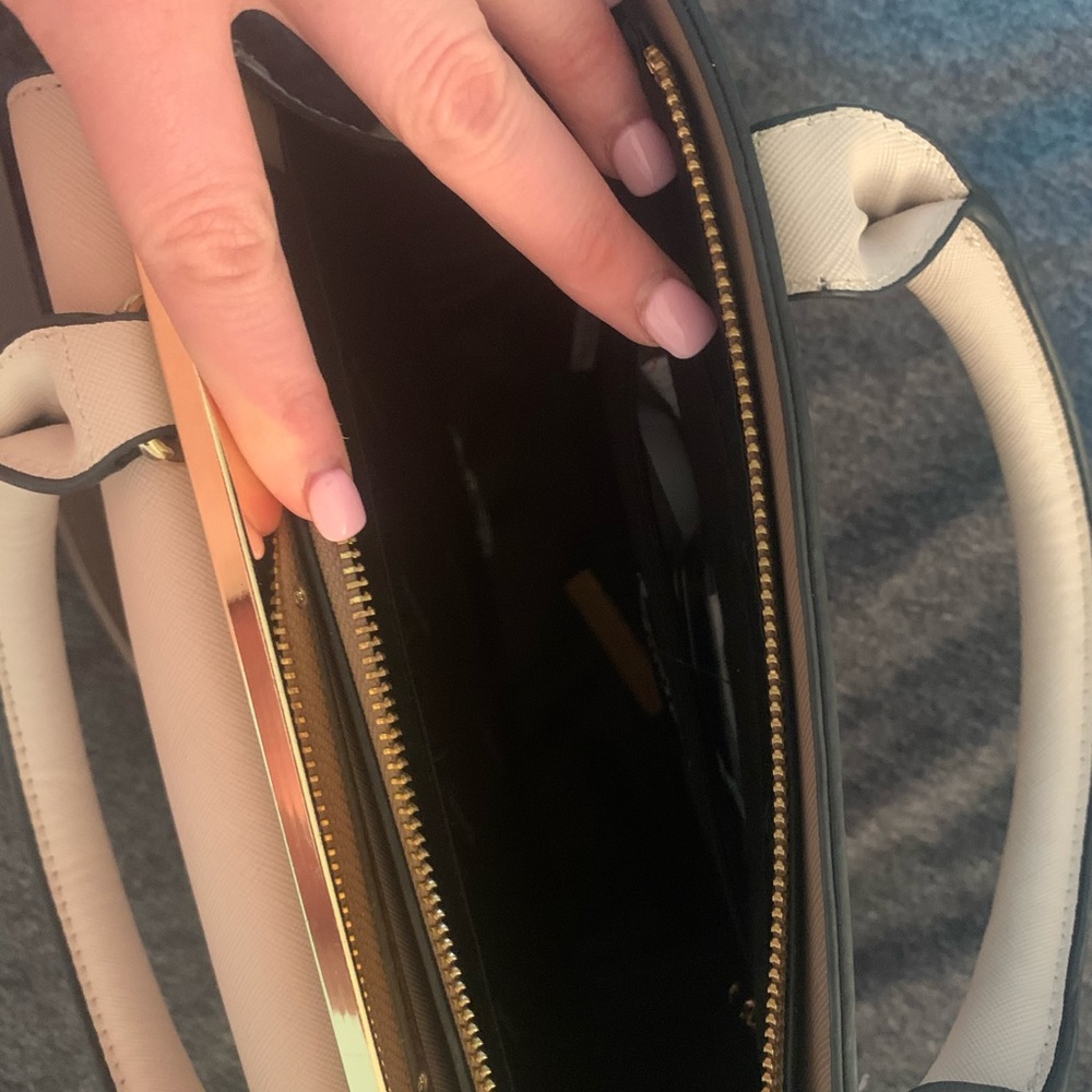Dune Handbag - Picture 2 of 3